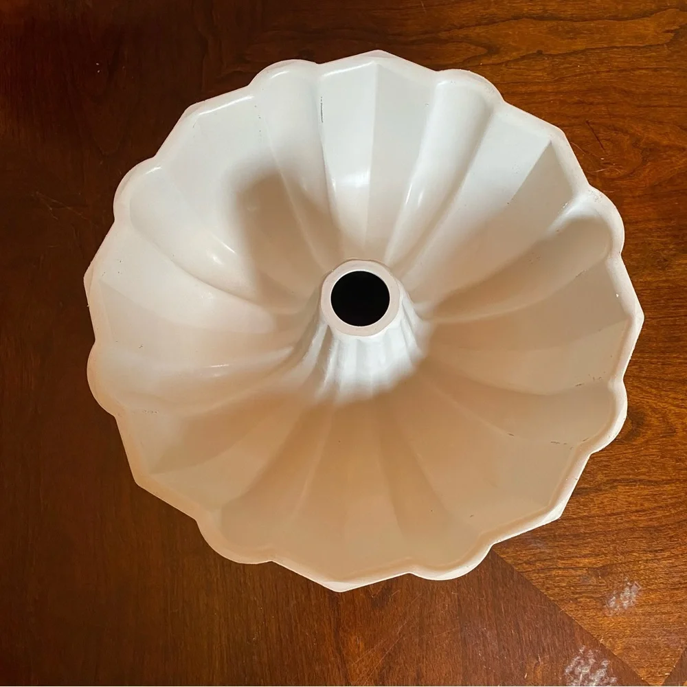 Vintage Mirro Coated Aluminum Avocado Ombré 12 Cup Crownburst Cake Mold